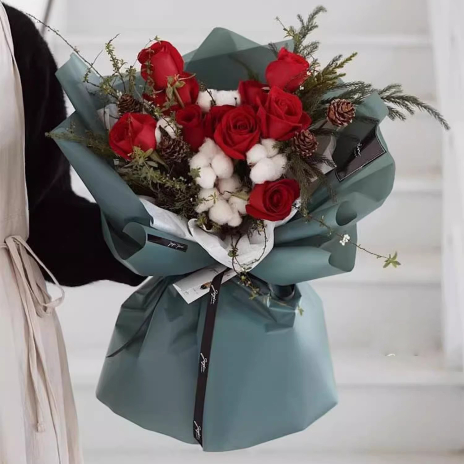 Matt ensfarget gjennomskinnelig blomsterinnpakningspapir