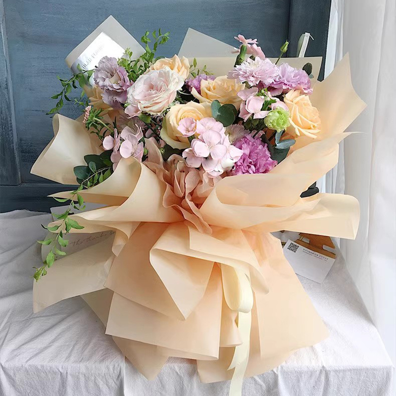 Matt ensfarget gjennomskinnelig blomsterinnpakningspapir