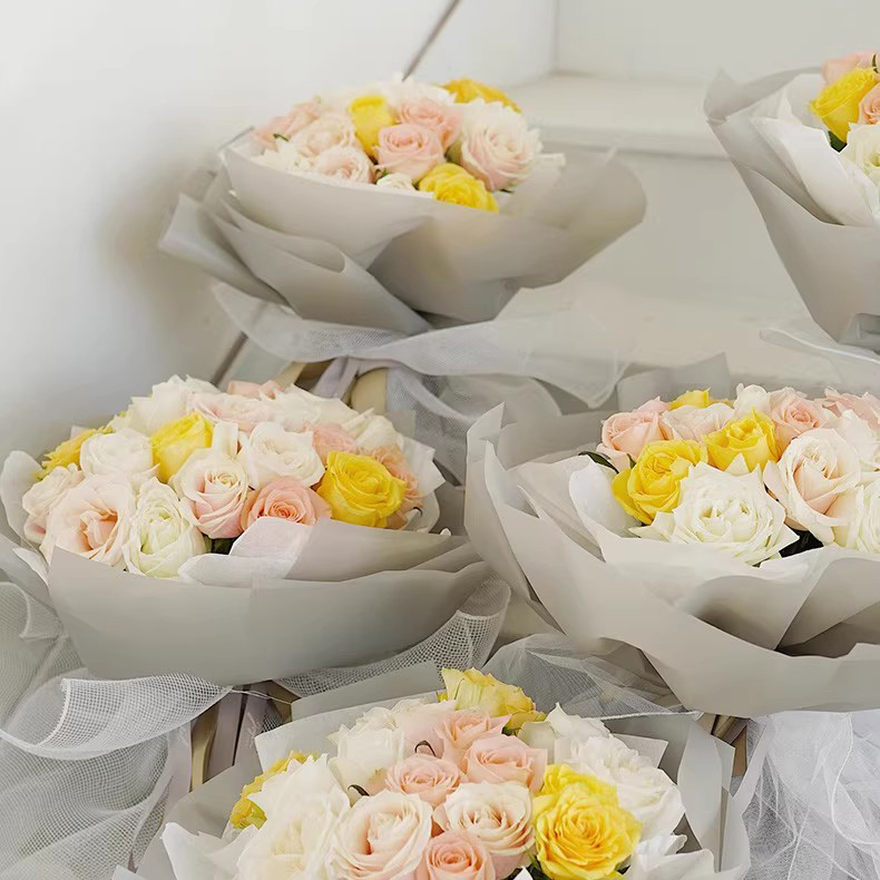 Matt ensfarget gjennomskinnelig blomsterinnpakningspapir