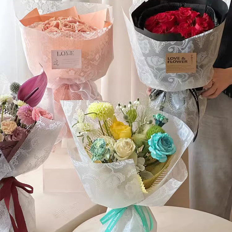 Nuosha blomsterinnpakningspapir i ulike mønstre og stiler
